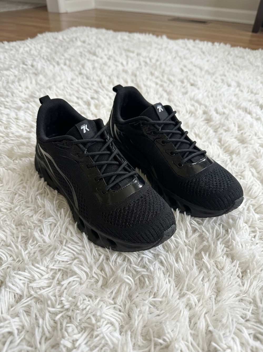 Men's Athletic Lace-Up Sneakers - Black